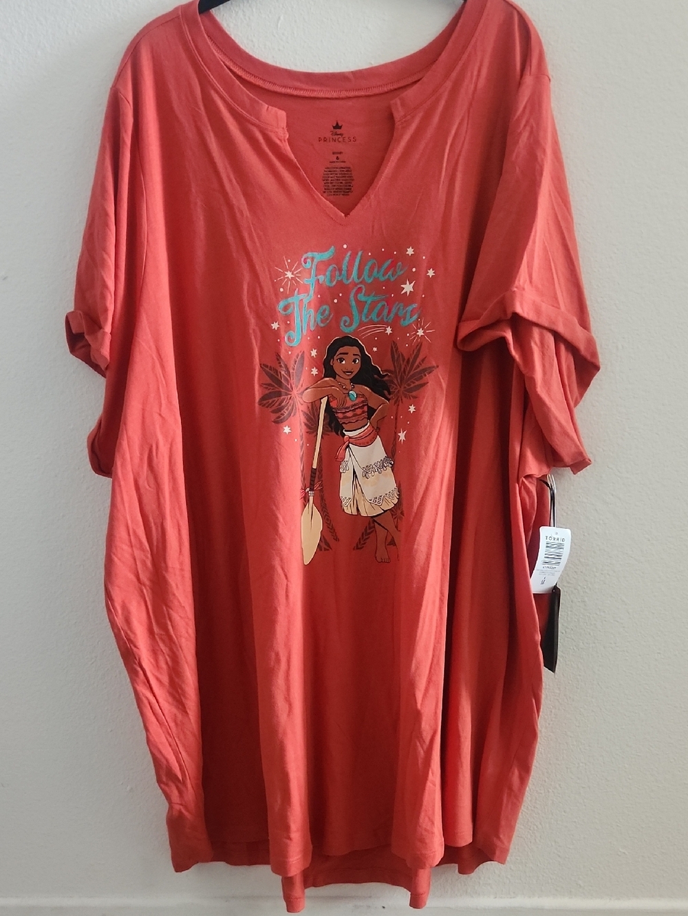 Disney Torrid Coral Moana 'Follow The Stars' Moana Graphic V-Neck Tee